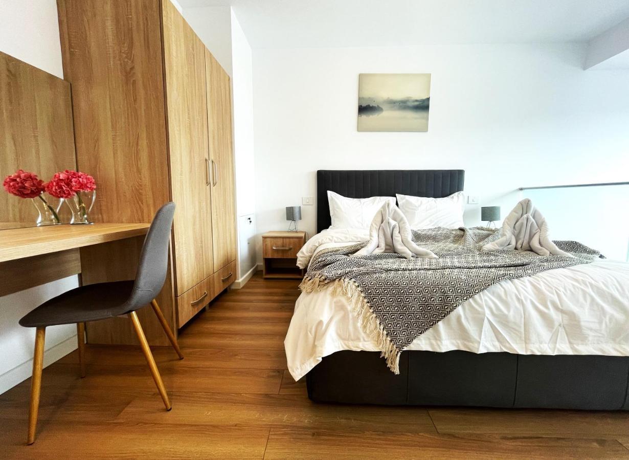 Walter 20 Penthouse W. Private Parking Sinaia